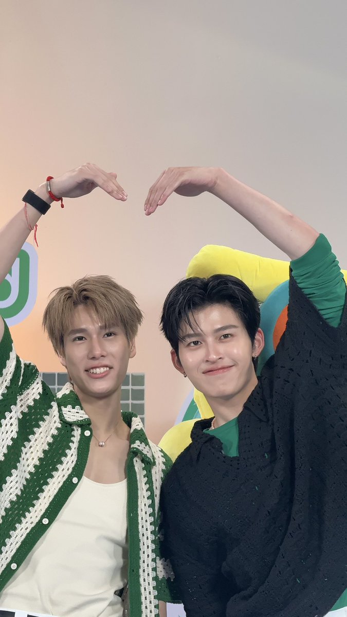 GrabTH's tweet photo. น่ารักที่สู้ดเยยย  

GRABFOOD X PONDPHUWIN PP
#GrabFoodถูกกว่าชัวร์xPPW https://t.co/avxT1v5nkp