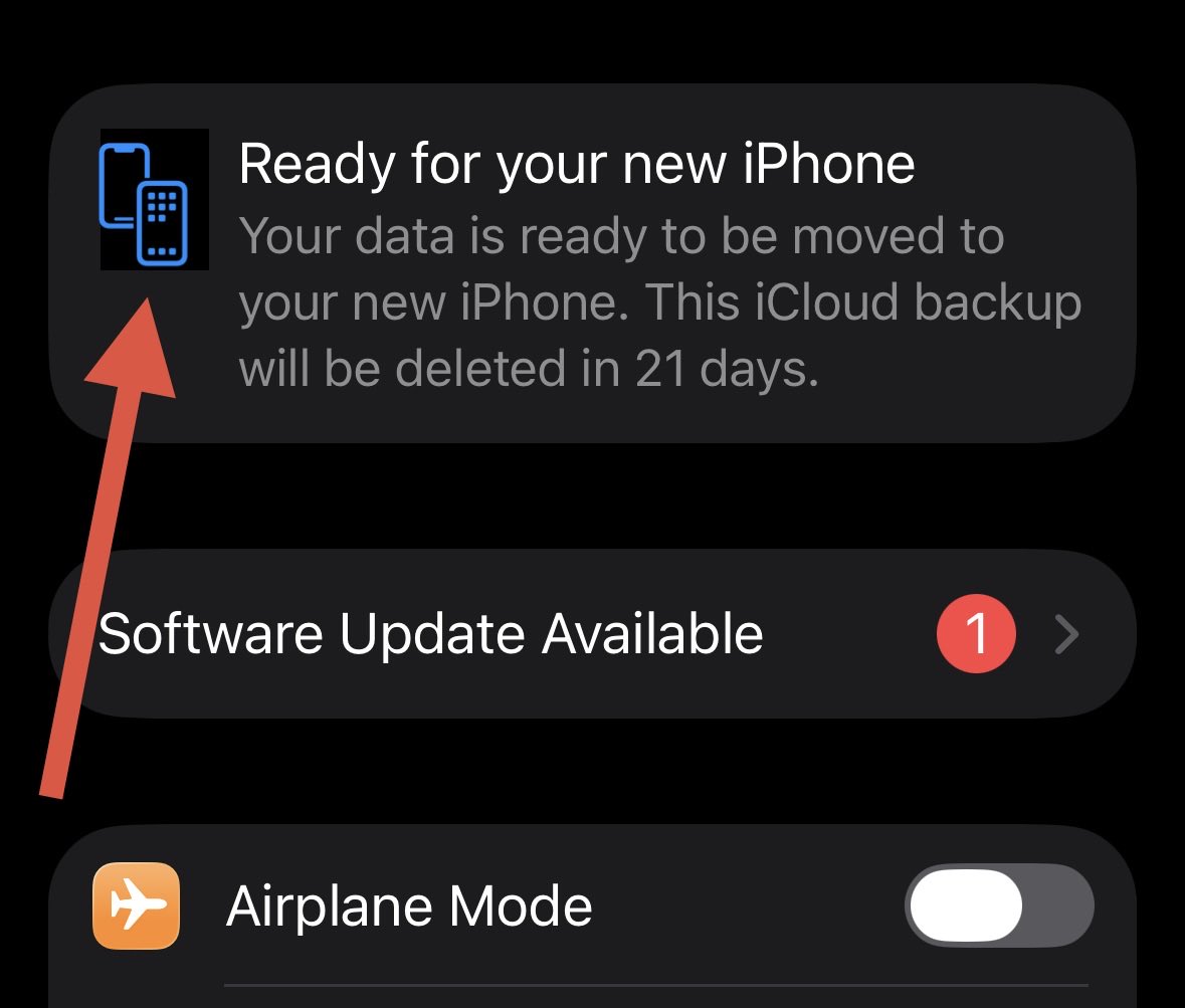 Phil_or_Kill's tweet photo. @TheAppleDesign Upgrading to iPhone 18 and noticed this - Steve Jobs would have fired someone over it. https://t.co/oGcPTEXeRX