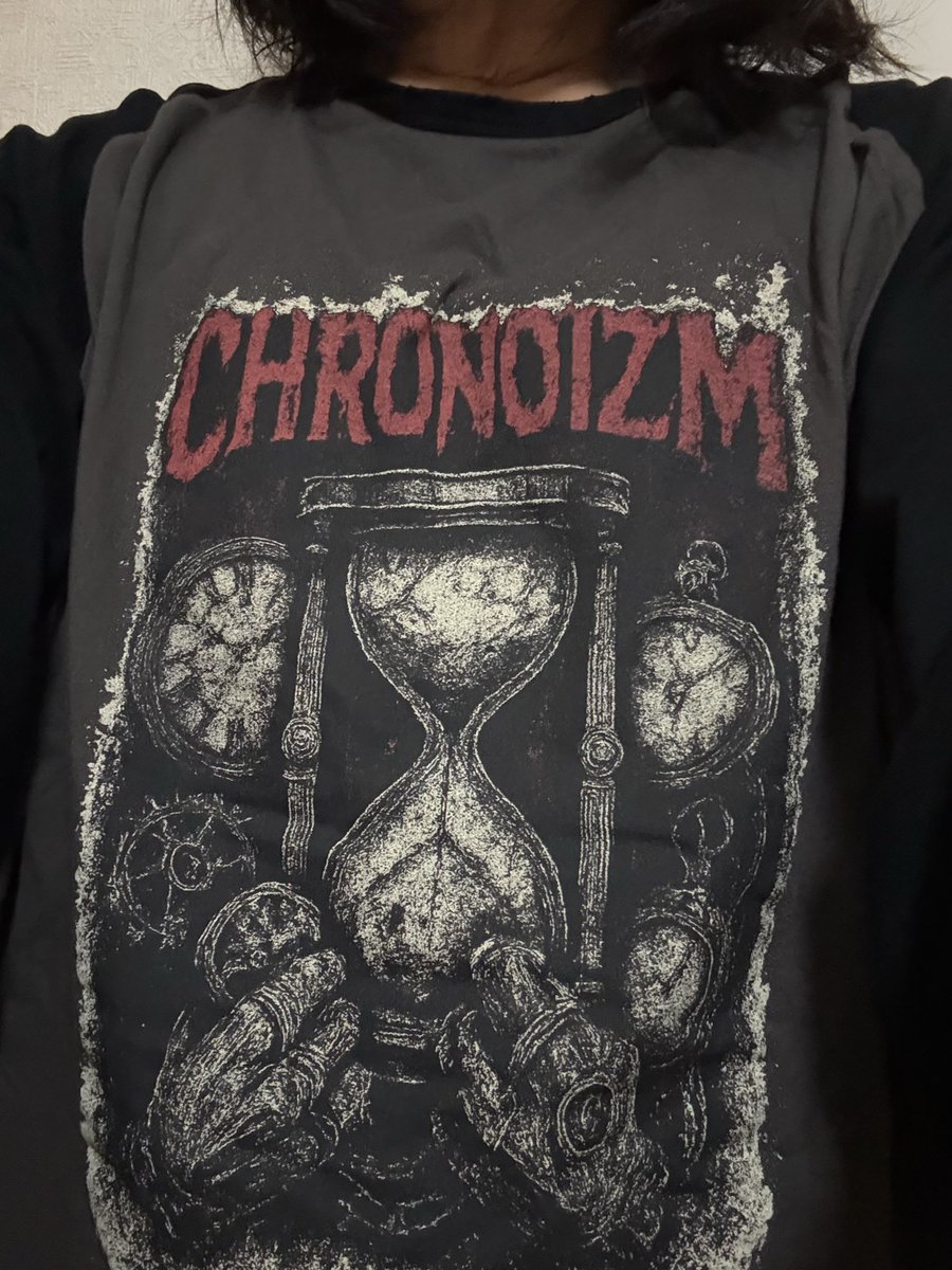 InukoKuri's tweet photo. 今更なんだけど
３月のCHRONOIZMのPOP UPで購入した首元がダメージになってる長袖のTシャツ
今日着たら凄く良い
軽いし柔らかいし、手首もギュッとして無くてもう最高👍
#CHRONOIZM
#KEIGO
＃Novelbrightのベースの人 https://t.co/FgatkNEvAa