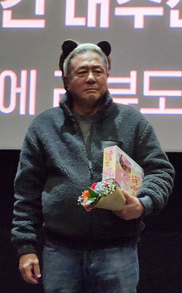ousdvu's tweet photo. ㄹㅇ 대배우 최민식은 다 해준다
잡것들아 https://t.co/rgn1Pe3JDr