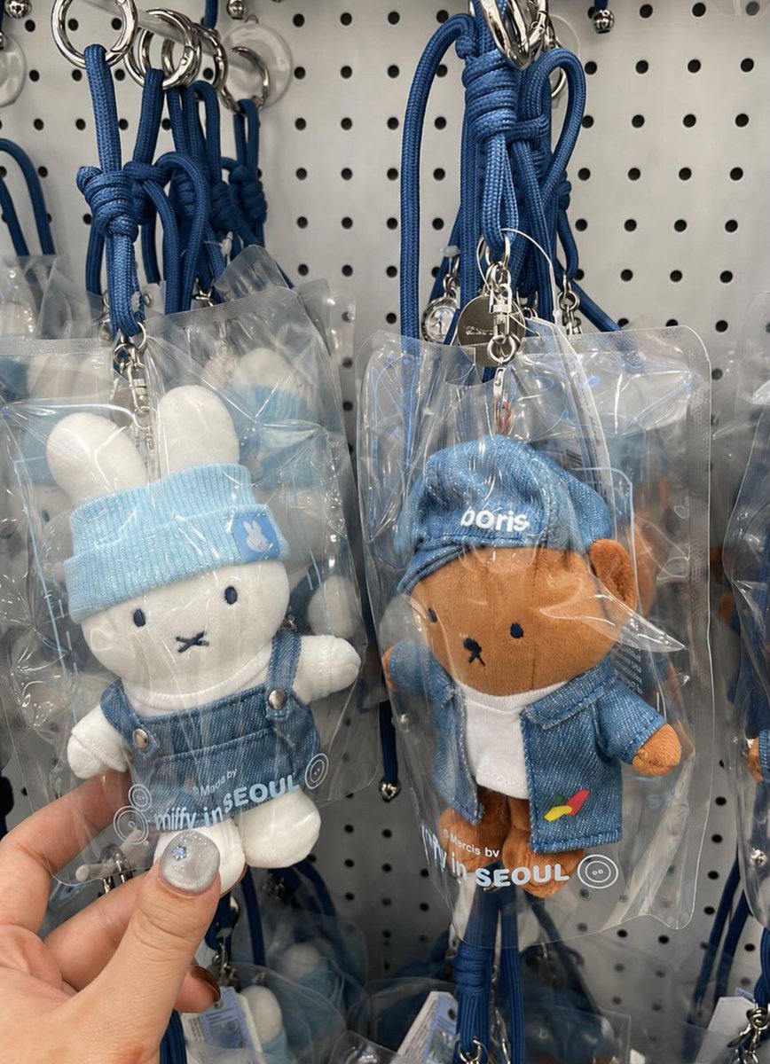 merapvi's tweet photo. SUMPAAH MIFFY SEOUL DENIM INI GEMES BANGETTT 😭💙 https://t.co/nfkg7IWP1r