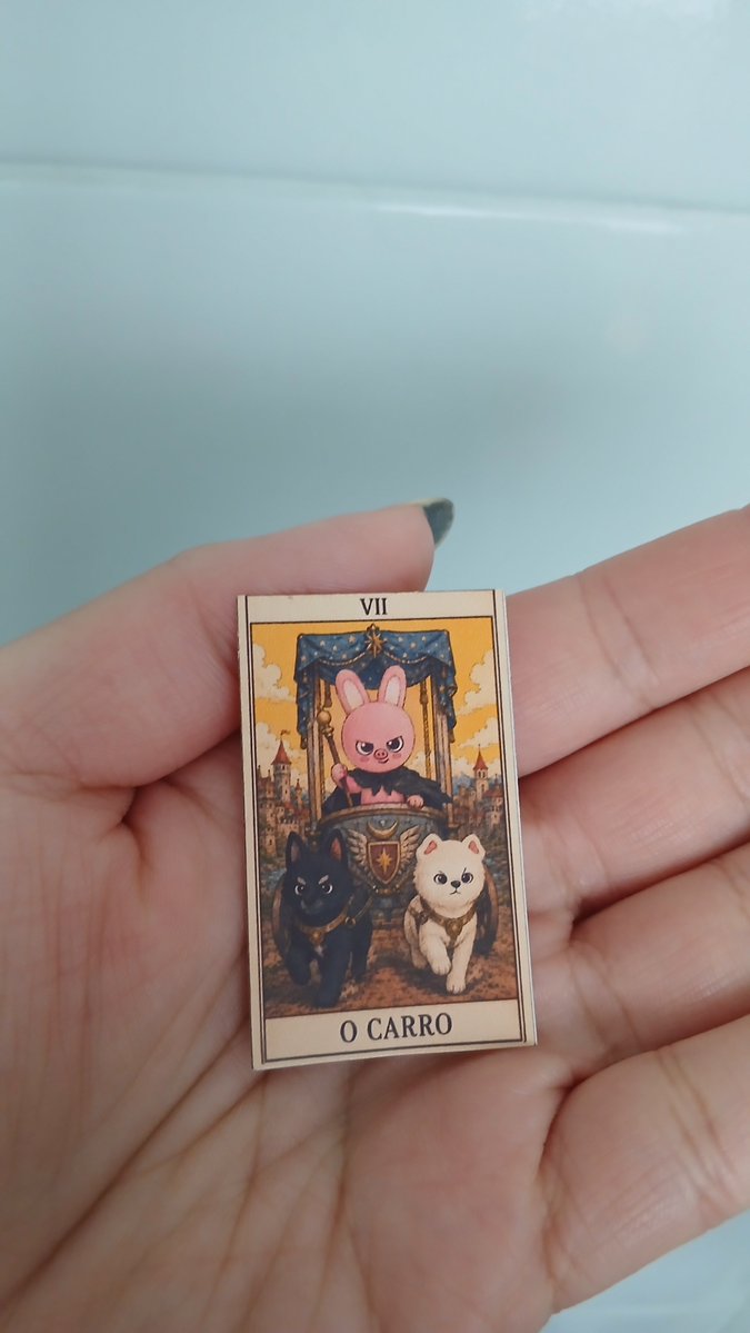 bangbangcore's tweet photo. Até agora não vi ninguém postando que ganhou esse freebie... quem me deu gnt??? To literalmente usando na capinha do celular https://t.co/bFaqQERZRi