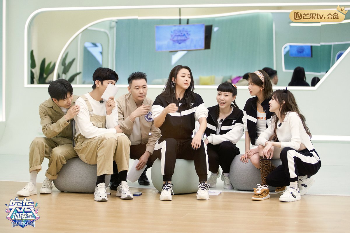 DamarisPro828h's tweet photo. 今天锁定《阳光冒险团》S2E8，嘉宾爆笑整活+反转剧情拉满！#综艺打卡 #西语综艺热映中 https://t.co/mXlBnVloGV
