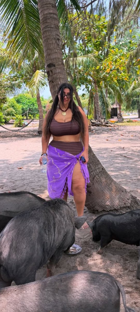 BullAndTheCuck's tweet photo. Munda of the Day! Day 7!!!!!!

Busty women and their Cucks is always the ultimate combo!🫦💦 https://t.co/rGgwju09E0