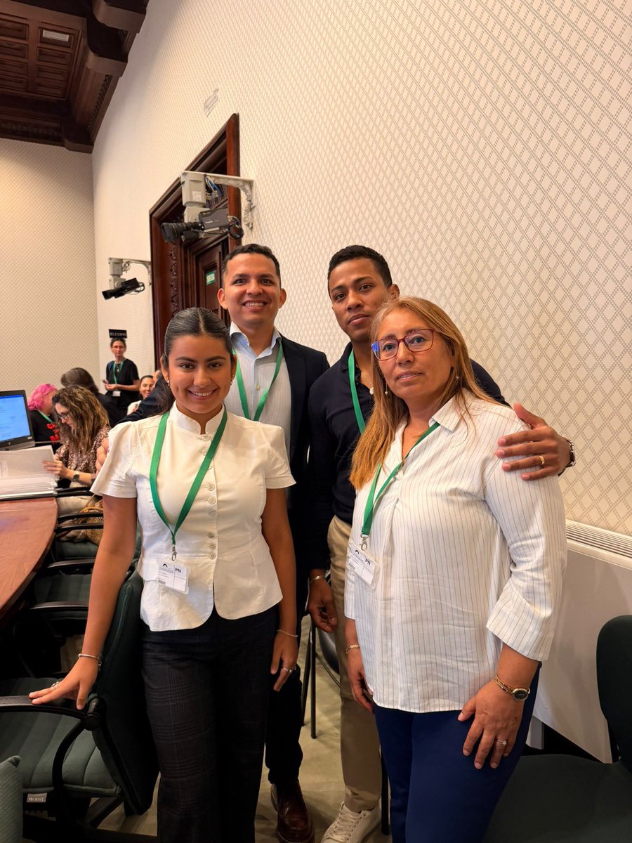 RC5Europa's tweet photo. ✊🏼🇪🇨 La situación democrática de Ecuador llega al Parlament de Catalunya.

Desde RC5 Europa, Asia y Oceanía saludamos la propuesta impulsada por ERC con el apoyo de Comuns, PSC y Junts, frente al lawfare, la persecución política y la vulneración de derechos.

@MashiRafael https://t.co/G1AzugS9Rc