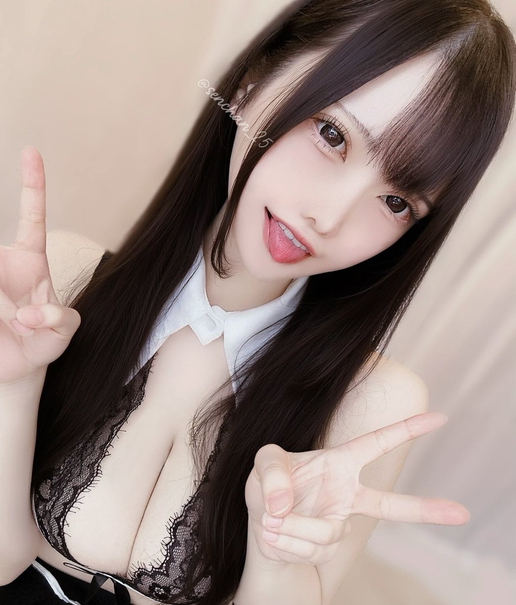 senchan_25's tweet photo. 歯並びが良いお姉さんです https://t.co/MQYkMq1O28