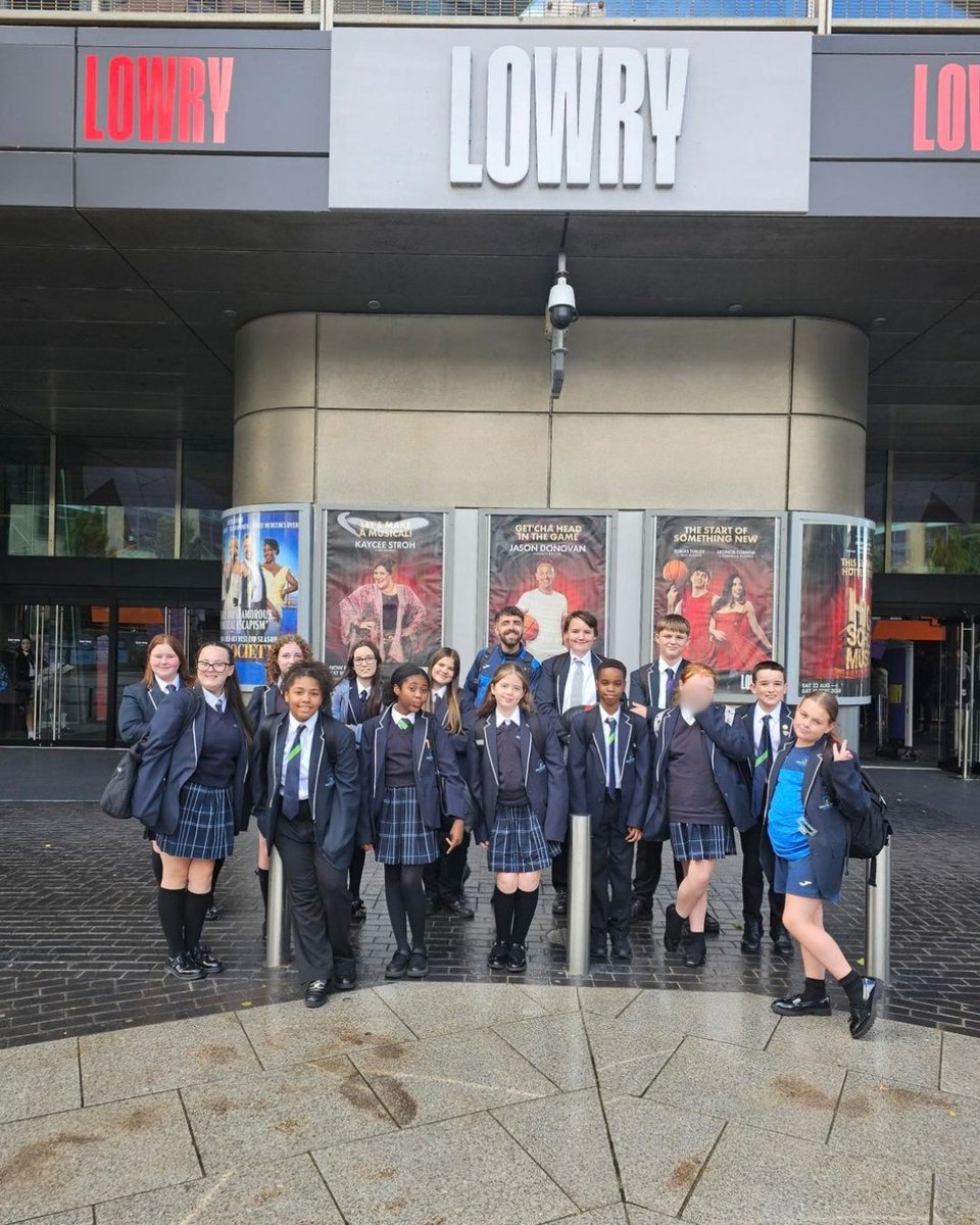 SCA_Community's tweet photo. Yesterday some of our Young Carers took an exciting trip to The Lowry Theatre to watch High School Musical! ✨️🎟️

The show was brilliant and the students really enjoyed the experience. 🎭️

#WeAreSCA https://t.co/FLascQimY4