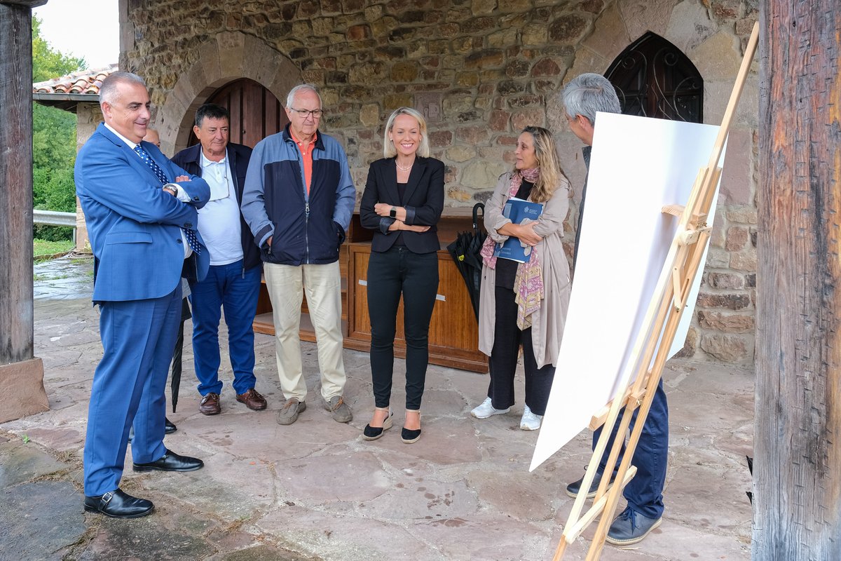 cantabriaes's tweet photo. ✅@media_roberto inaugura las obras de acondicionamiento de la margen derecha del arroyo #Corrino en #Queveda
ℹ️ https://t.co/2fO8CtIJTo
👉 Fomento ha invertido 48.278 euros en la ejecución de un talud ecológico que refuerza la estabilidad del cauce https://t.co/MGPIZy5Lhb