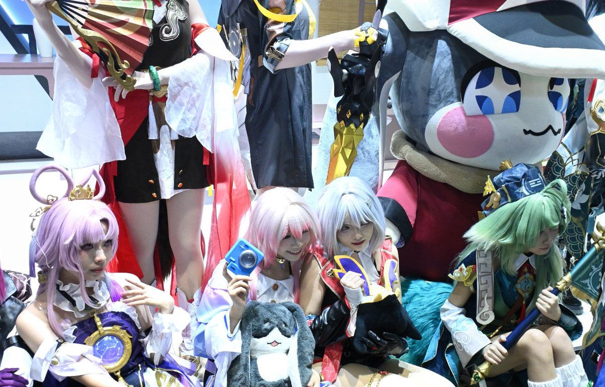 DestinyRuspgd's tweet photo. Por fin en el comic con! Mis galletas de chibi y la zona de firmas son lo mejor, hoy es un día super genial ， https://t.co/bmRTECyuxq