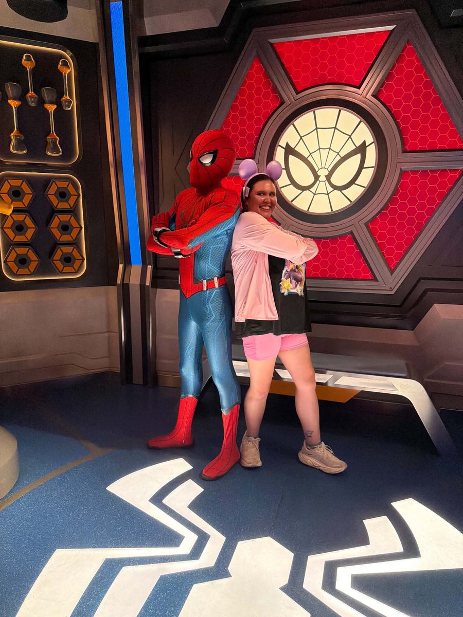 Obviousjonp44g's tweet photo. Met spiderman https://t.co/vsXMOMFKEY