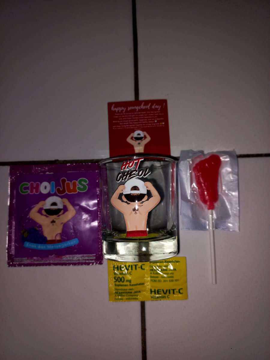 schxarsa's tweet photo. paket gemas ini akhirnya sampaiii thank you kak @wwndering 🥰

siapa yang sangka dapetnya juga yang hot ini sukaaa 💪🏻❤ https://t.co/WvzvQGoz3a