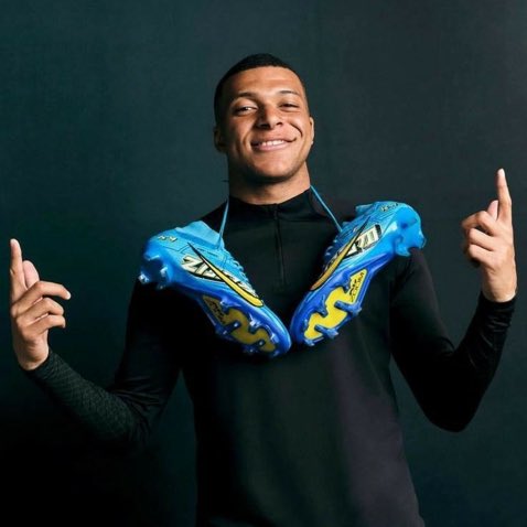 theMadridZone's tweet photo. 🚨🚨💣 BREAKING: Kylian Mbappé has LEFT Nike. @TheAthleticFC ❌❌❌ https://t.co/QMoXcv321E