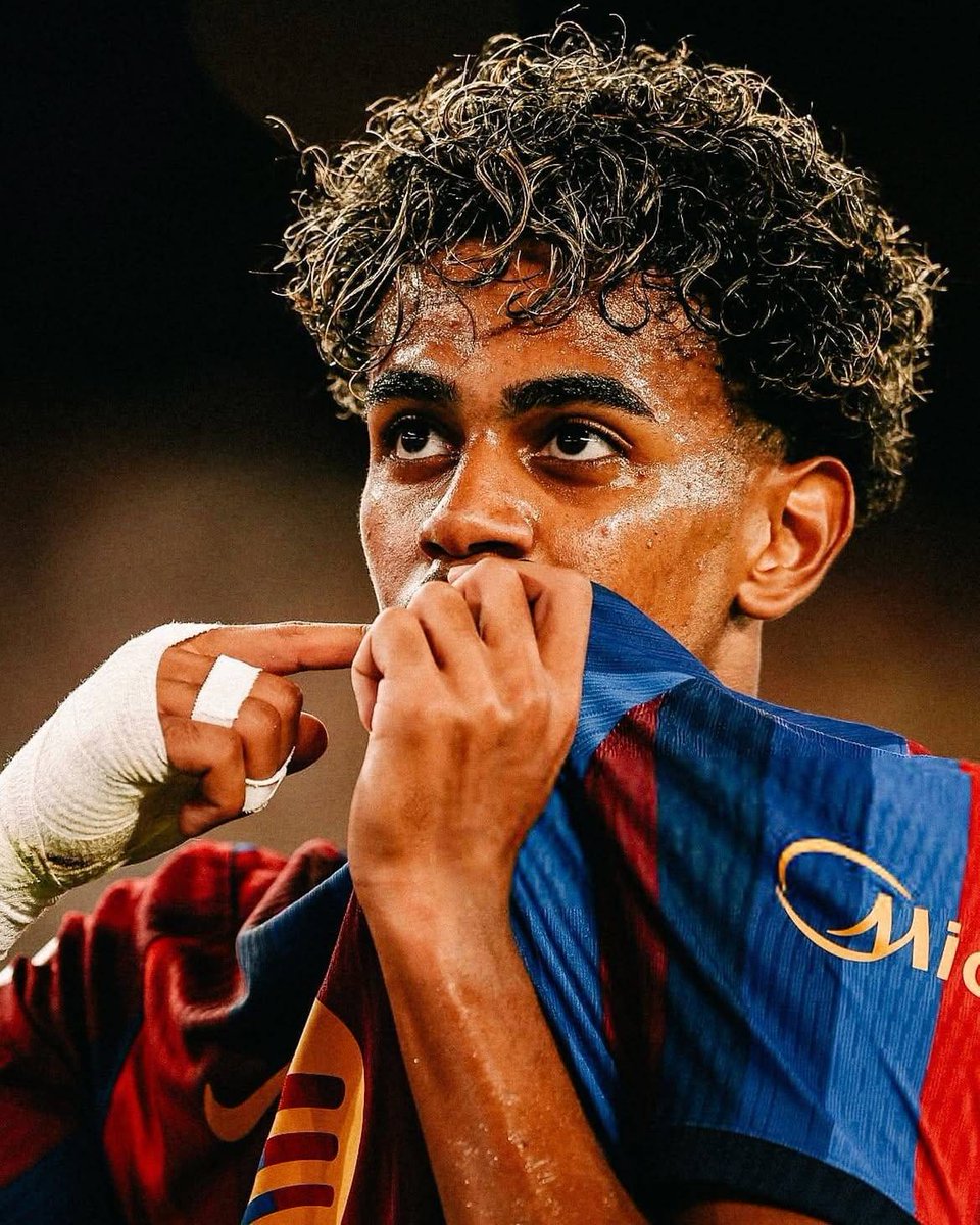 BarcaTimes's tweet photo. 🚨🎙️| Lamine Yamal: “I grew up with football when we watched the entire match, from the first minute to the 90th. I never opened an app to check how many goals or assists each player had. Back then, everyone simply enjoyed football. 

You could watch a player behind the striker who might not score 20 goals, but was incredibly enjoyable to watch, like Özil, for example. I loved watching him. I think the current generation goes into a match looking at an app and saying, ‘Lamine scored two goals or got two assists, so he had a great game.’ But there have been many games where I felt I put on a great performance without scoring, and I still went to bed very happy because I know football isn’t just about who scores the goal. It’s the whole attack, from the moment it starts with the goalkeeper.

Sometimes I go home angry, and my mother always asks me, ‘Are you angry because you didn’t score?’ I tell her, ‘I’ll never come home angry because I didn’t score a goal.’ Scoring is just a statistic. I get angry when I don’t touch the ball and when I can’t enjoy playing. That’s what makes me most angry.” #fcblive