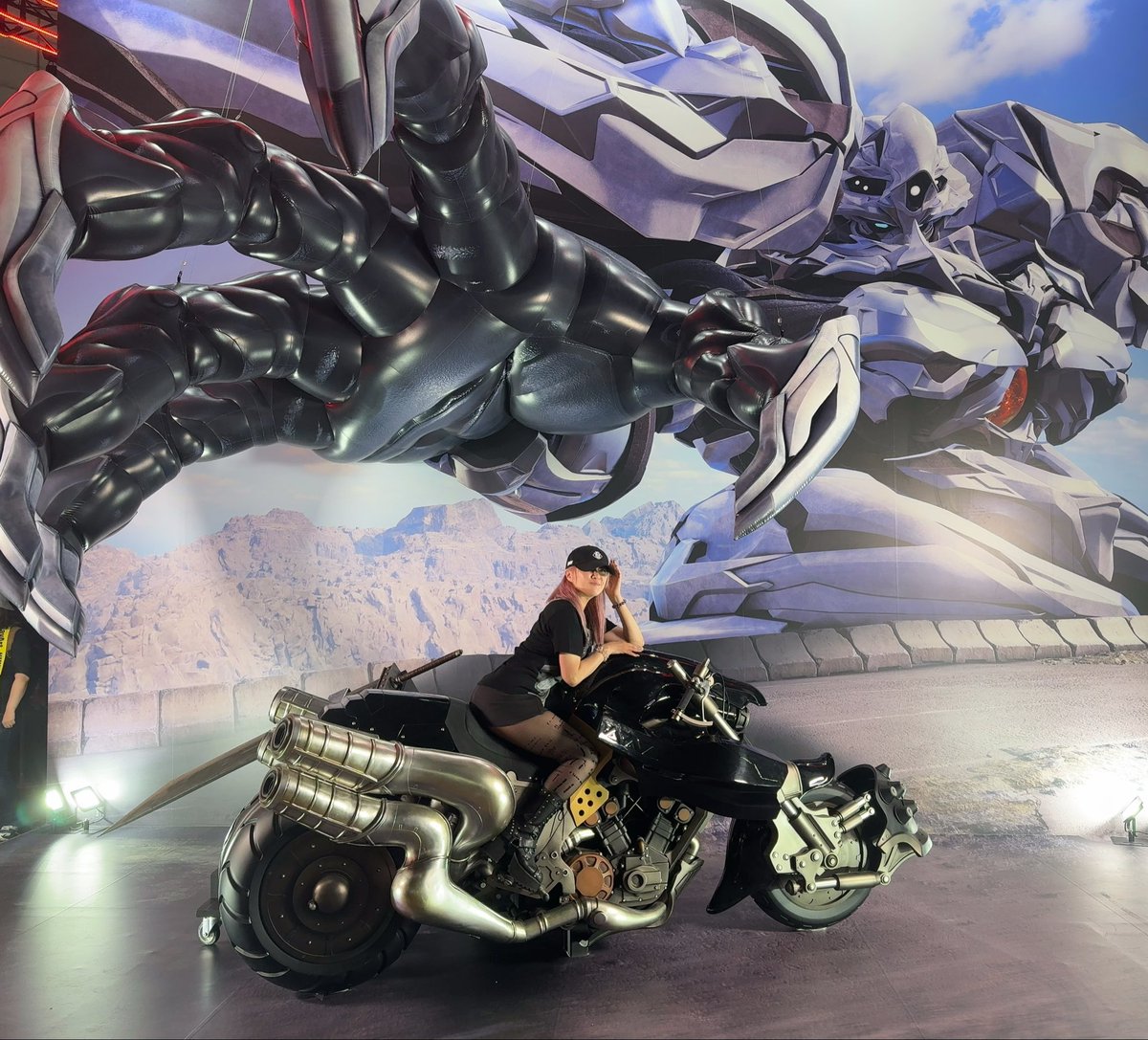 tanakarie's tweet photo. 「FINAL FANTASY VII REVELATION」ブースで撮影してきました。 https://t.co/SadKZb9lK2