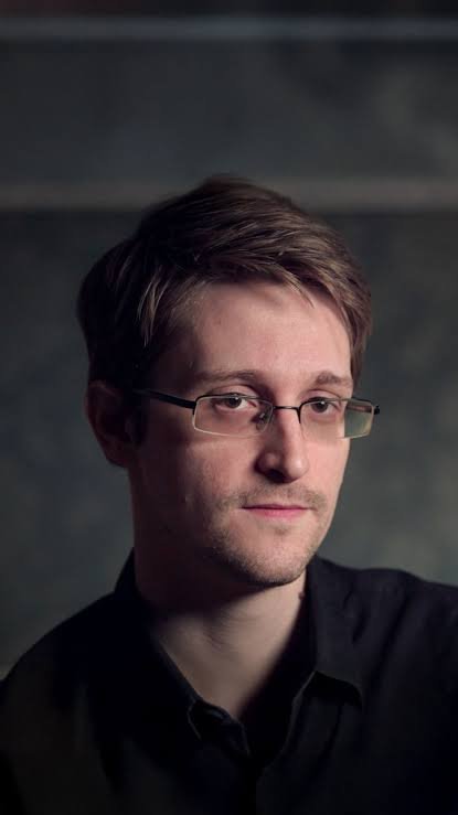 zadaque's tweet photo. Depois que normalizaram o caso trazido por esse homem,  eu nunca mais acreditei em nenhuma instituição do mundo. https://t.co/xl1Uih1QrQ