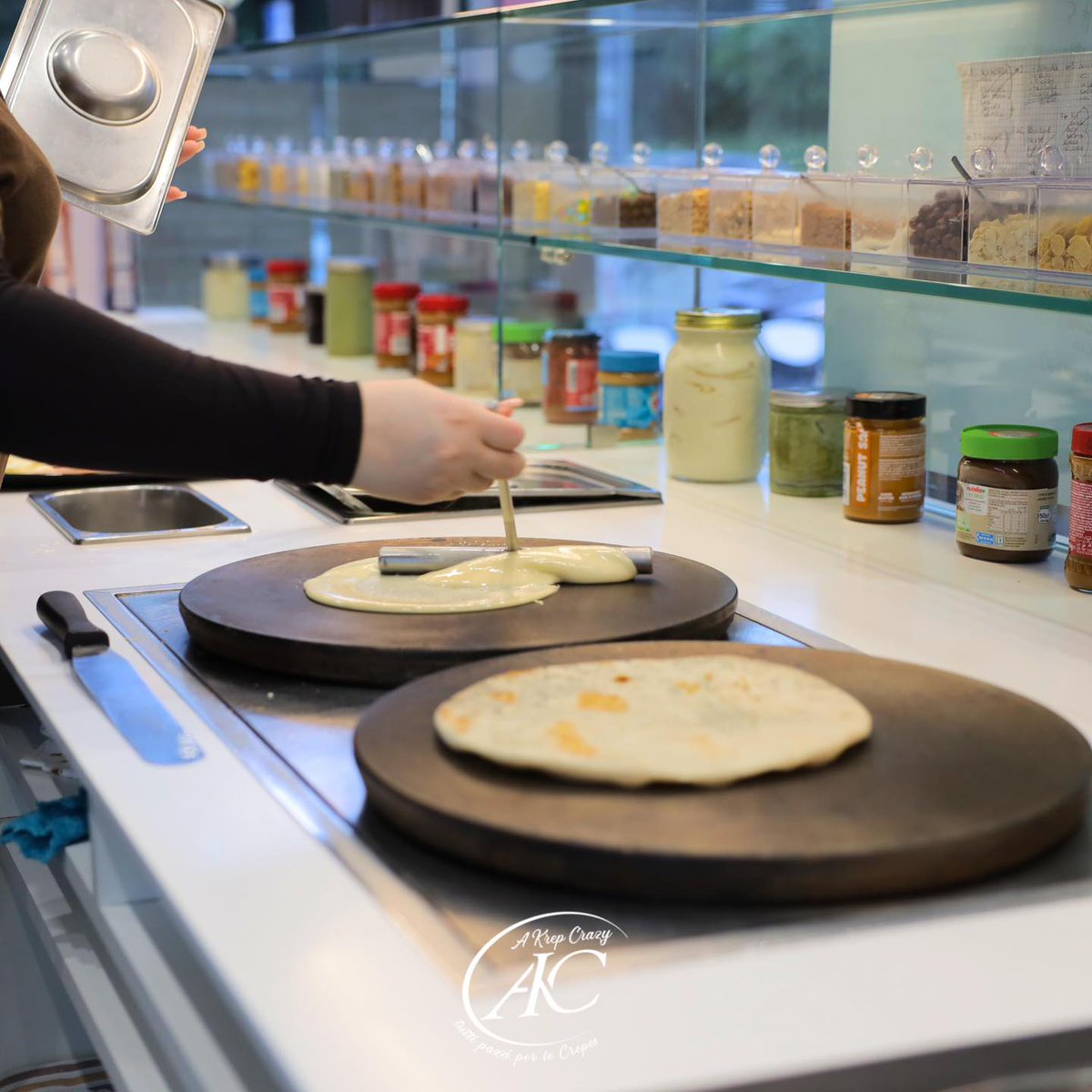 EmilMasupha's tweet photo. The aroma of deliciousness awaits you. Indulge in our exquisite crêpes and piadine, made with carefully selected ingredients, tasty combinations, and the passion we put into every preparation. Come try them! https://t.co/wZgi7J7fQB