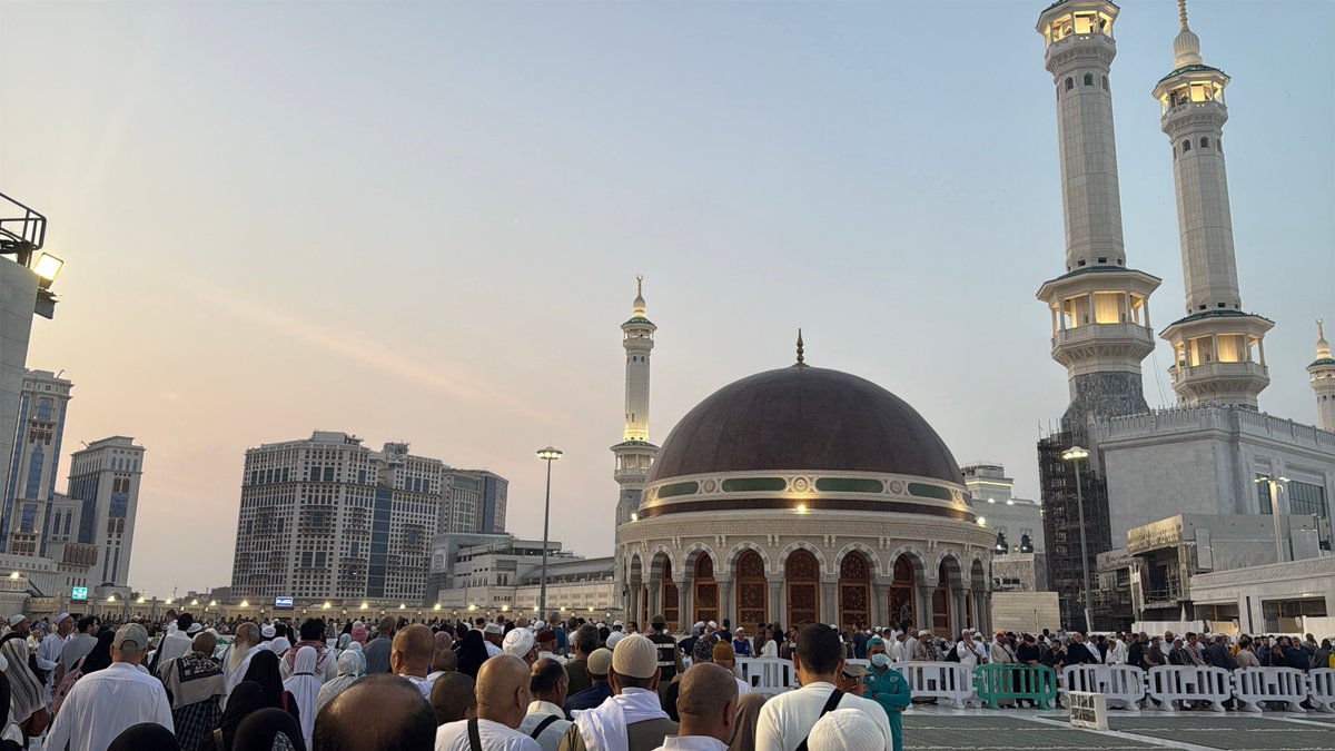 Hadithoftheday's tweet photo. Have you ever prayed on the rooftop of the Kaaba? https://t.co/zo2oKhJXvi