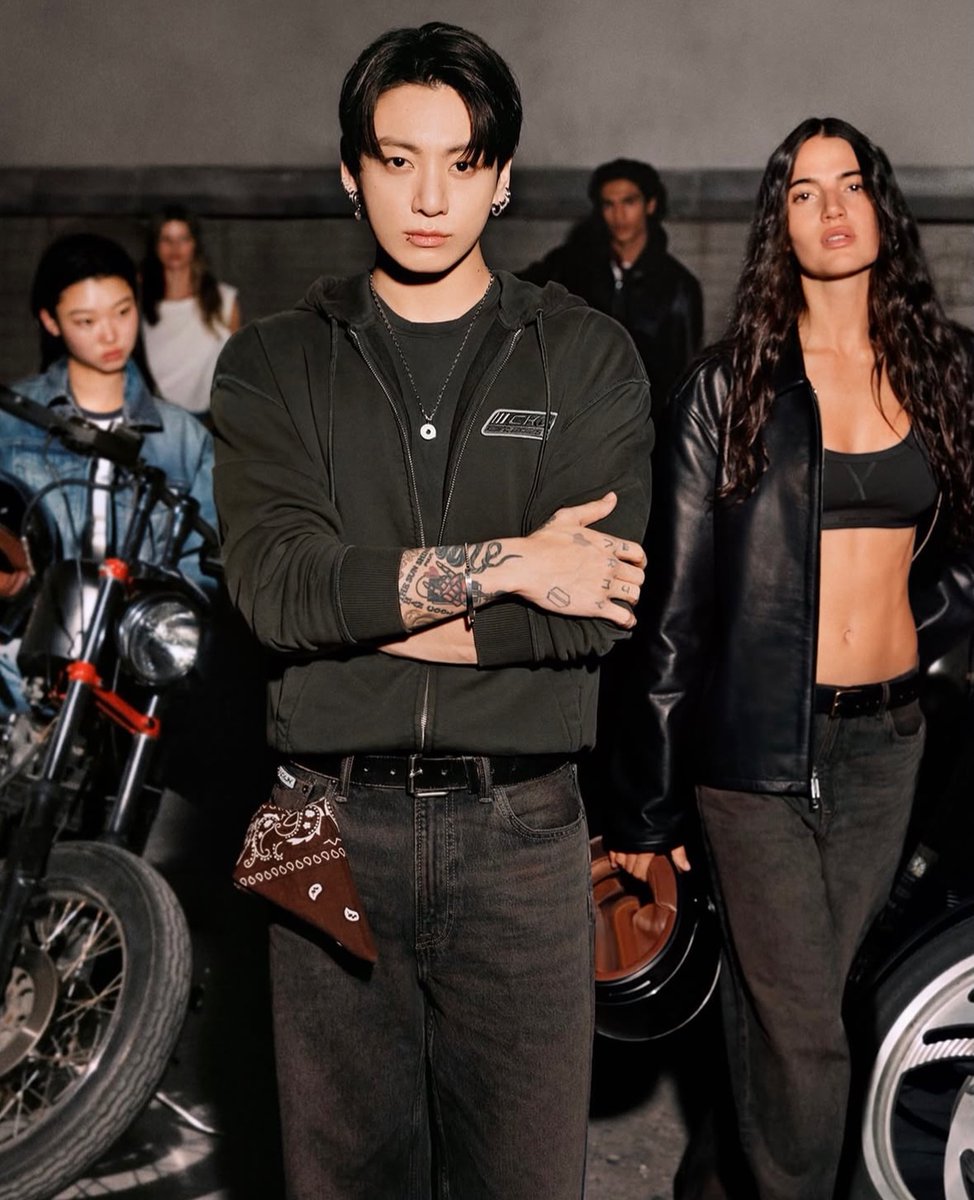 ToddEssmanhpxp's tweet photo. @calvinklein x @mnijungkook ❤️‍🔥 https://t.co/ZbY7OVR0Hw