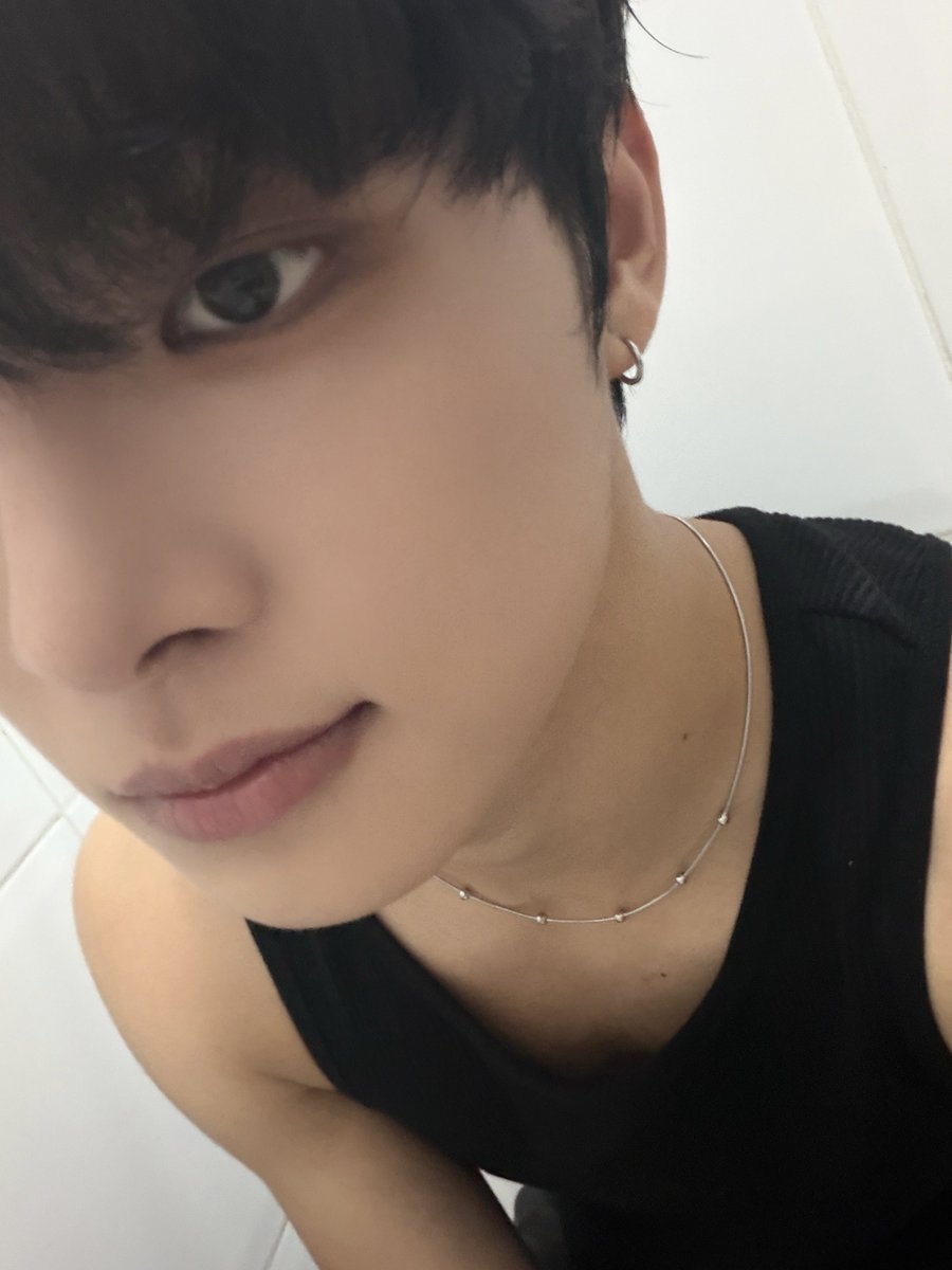 YOUNITE_twt's tweet photo. 머리 다시 하느라 덮머

#시온 #SION https://t.co/z5OHbn0EVU