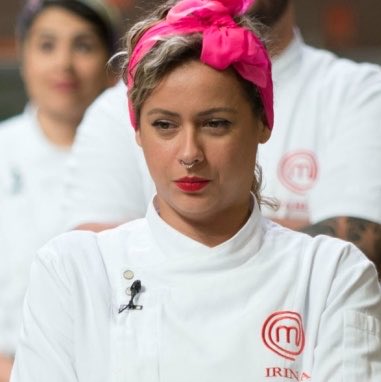 vaidesmaiar's tweet photo. 🚨Will Peters e Irina Cordeiro estão confirmados na nova edição do #MasterChefBR Profissionais, trazendo veteranos de volta à cozinha.  

A nova temporada vai reunir ex-participantes conhecidos do público. 

A estreia é dia 06/10, às 22h30, na Band. https://t.co/nOsQZ7tadW
