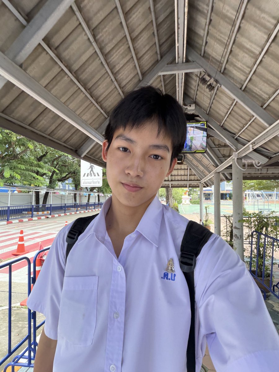 achi_achiravich's tweet photo. ปิดเทอมแล้วค้าบบ 🥳 https://t.co/MKYr1xYexn