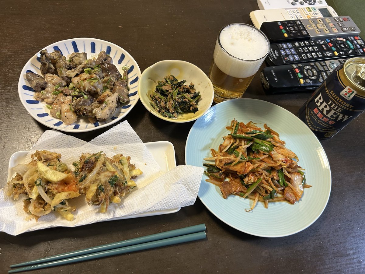 yatuetaka's tweet photo. お疲れさん🙇‍♂️🙋‍♂️今日は☔️雨も降って
だいぶん涼しくなったばい😀
乾杯🍻😋🥂女子バレー🏐見ながら🍻 https://t.co/eqYdR90wul