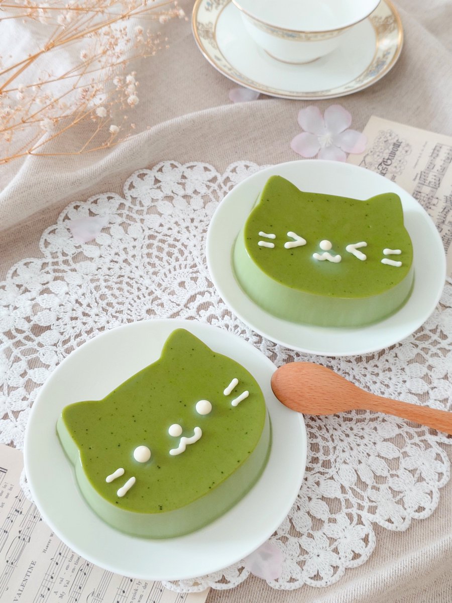 oyatukudasaimya's tweet photo. 抹茶ねこプリンでも食べてひとやすみしませんか？ https://t.co/LfkkKEneya