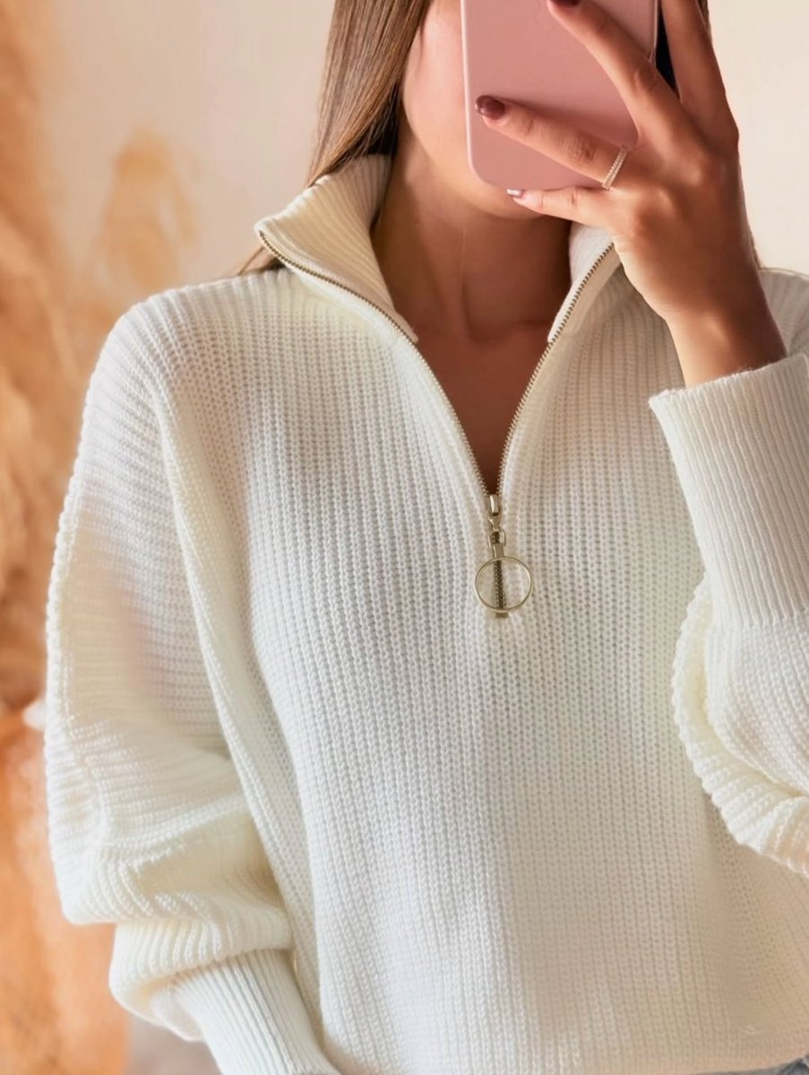 EusebioBeaorg's tweet photo. Lightweight knitted sweater with a contrasting polo collar, V-shaped lapel, and a sweet mini-heart pattern. 100% Colombian craftsmanship with excellent-quality finishes. The collegiate polo style is trending strongly, while the heart detail adds a https://t.co/qZEzNcDLqO