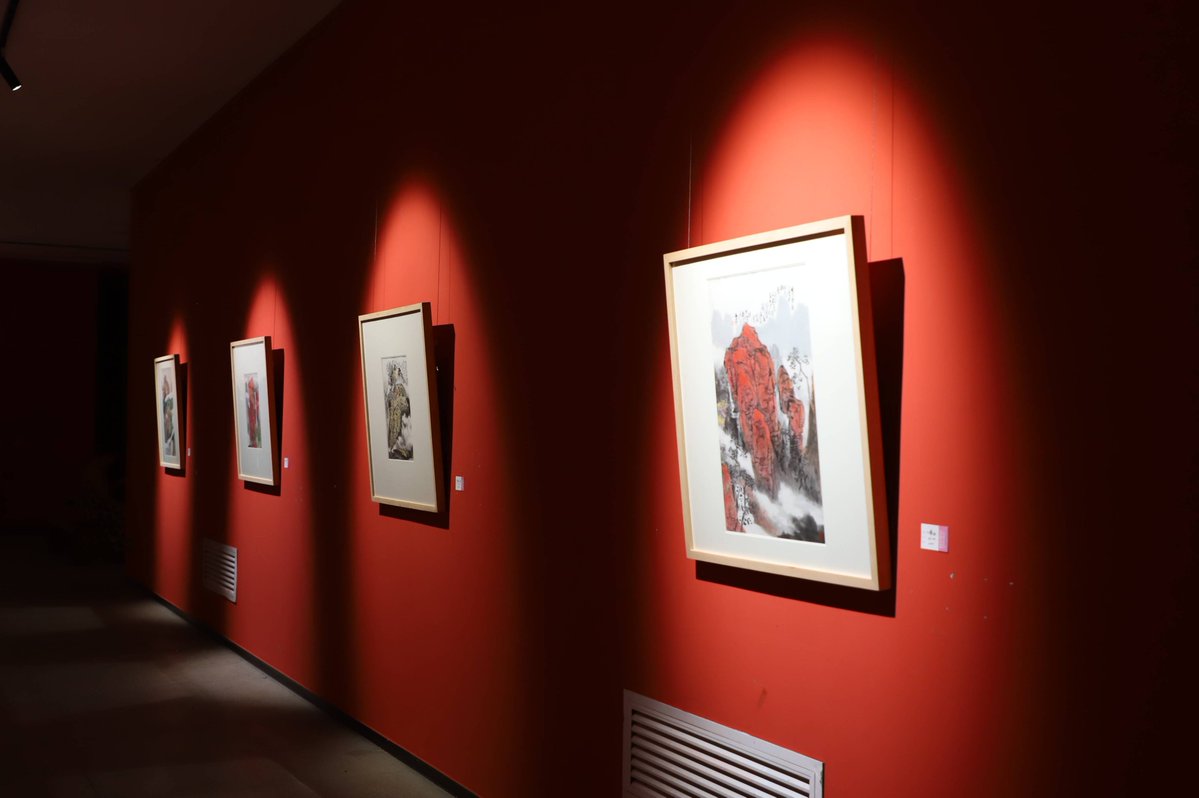 MackenzieMhf's tweet photo. Sumérgete en la magia del arte contemporáneo! Esta semana, visita la exposición de pintura vibrante que te hará sentir emociones únicas. No te lo pierdas!， https://t.co/qXGfn0PvcL