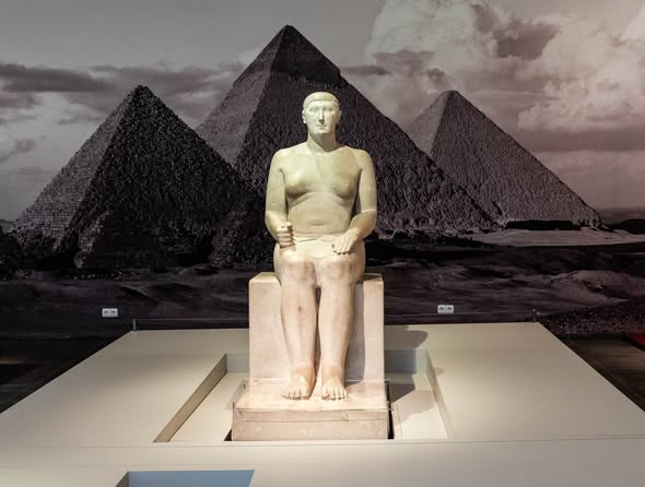 SoucivaMA's tweet photo. This is Prince Hemiunu, the "star exhibit" of Hildesheim Egyptian Museum in Northern Germany. 
Hemiunu is believed to have been the architect of the Great Pyramid of Giza.
Hemiunu was a son of Prince Nefermaat and his wife, Itet. 
He was a grandson of Sneferu https://t.co/GIMRn3NPCC