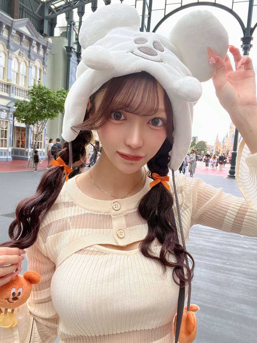 popopi33's tweet photo. アイドル前髪久々にした❣️
ディズニーハロウィン🎃👻 https://t.co/SsQAgBgXoY