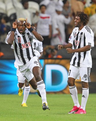 TPMazembe's tweet photo. #InsideTPM
​Samedi 12 septembre à Kamalondo, #KAZEMA a fait frissonner le Temple des #Badiangwenas. En inscrivant son but de la tête, le nouveau dossard 11 des #Corbeaux a célébré à la manière du grand #KABANGU : doigts en cornes, cheveux blonds et même numéro sur le maillot... https://t.co/9YFicKmm1Y