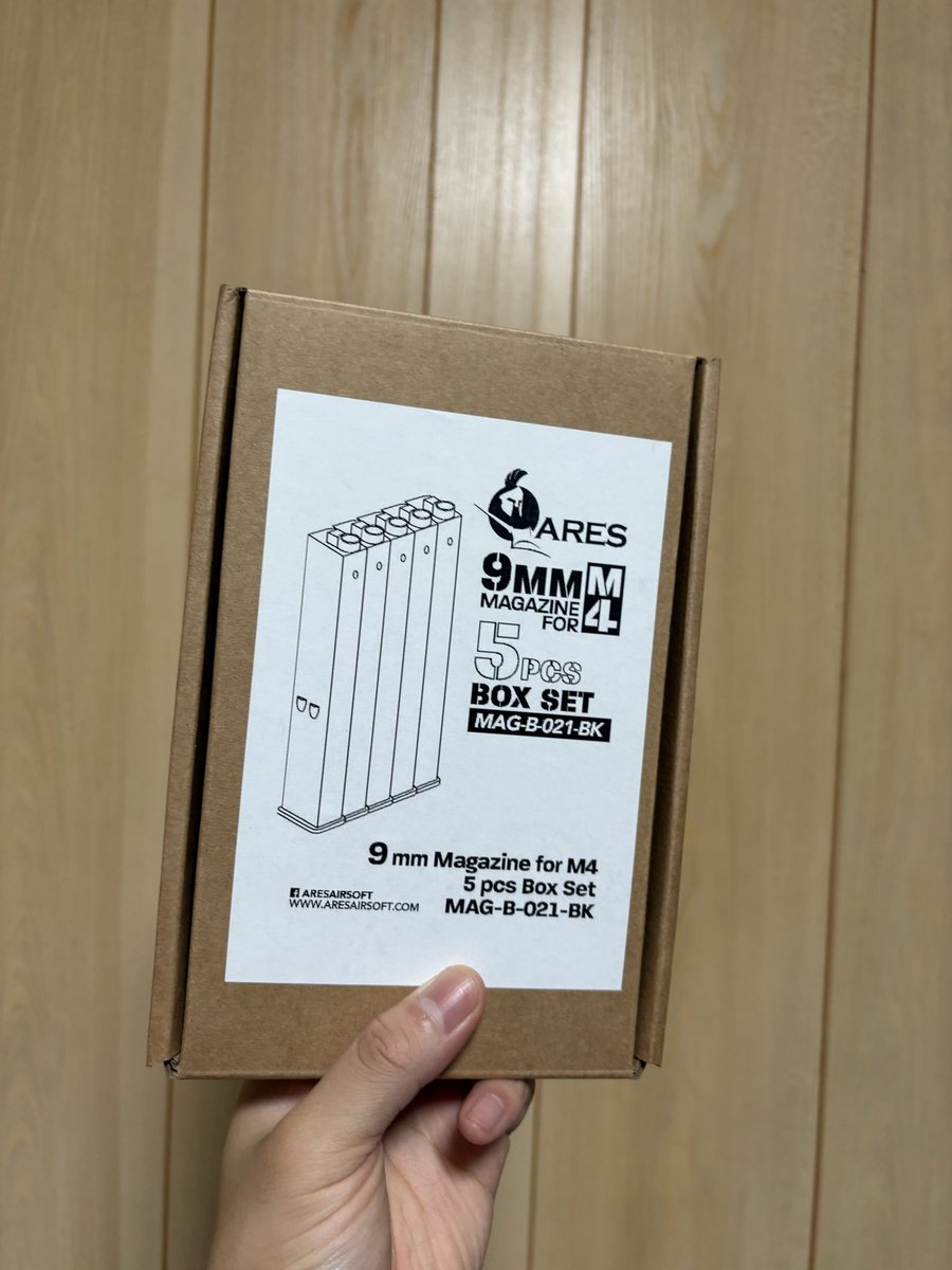 AALIYAH_APFSDS's tweet photo. やっと届いた！ARESのスペアマガジン!!
5.56mmから9mmへ(っ ॑꒳ ॑c)ﾜｸﾜｸ
アダプターはあったけどスペアがな��ったからなかなか使えなかった!!(ｏ'∀')ｲｪｰｽ！
一先ずAR-15に装着!! https://t.co/wYwrMkBat0