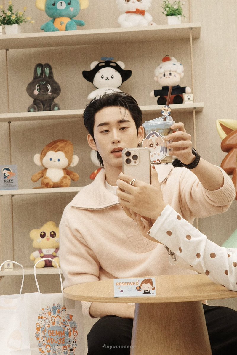 nyumeeen's tweet photo. 📸
#est_rvp #GEMMHOUSE https://t.co/ZhXh2YKnrA
