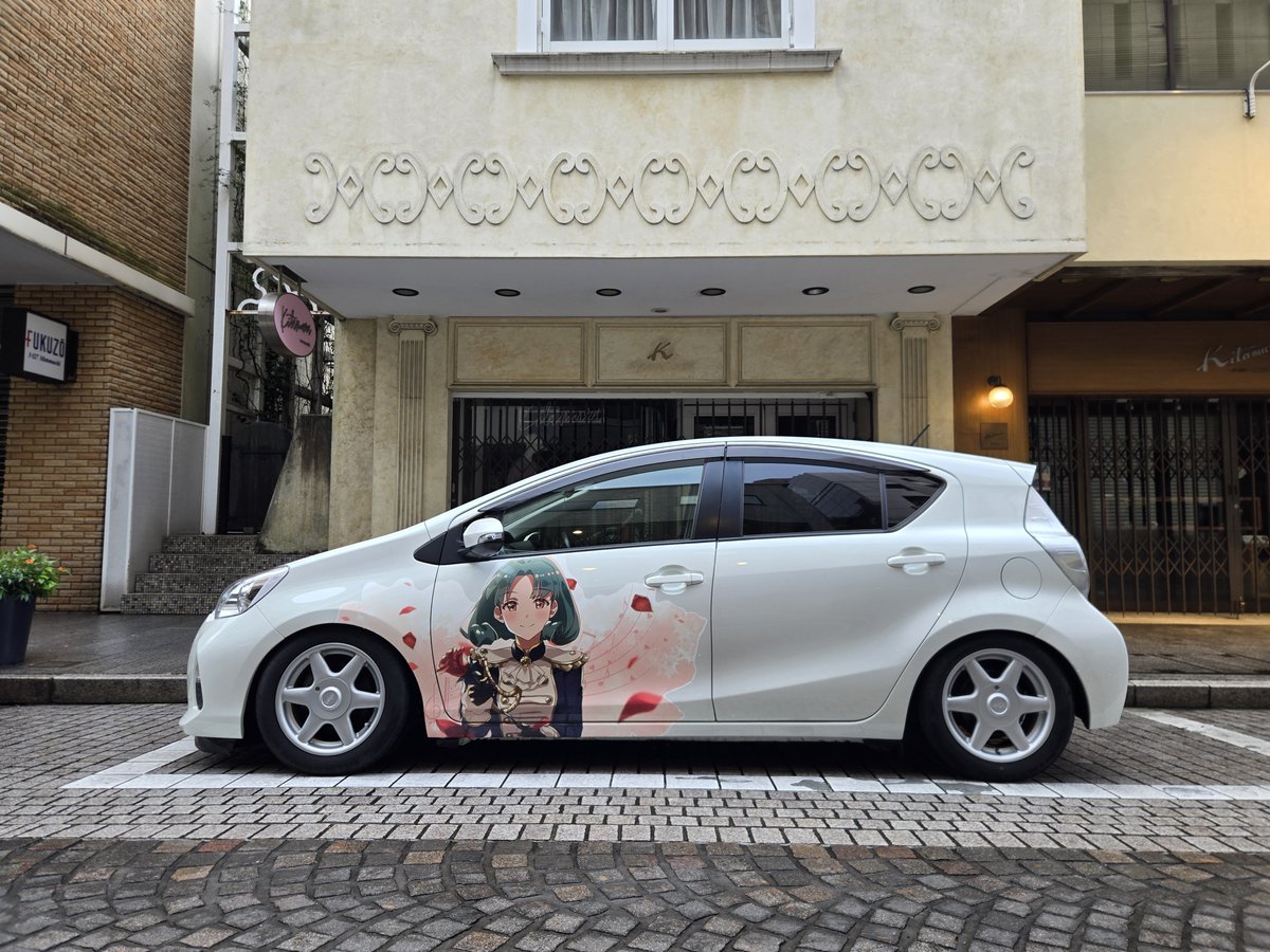 SE3P_1669's tweet photo. 「僕の求婚を断るなんて
   そんなひどい事、君はしないだろ?」

アイドルマスター ミリオンライブ!
オペラセリア煌輝座
アリエル•ハワード役: 徳川 まつり

今週末のミリオン14thライブに向けて
貼らせて頂きました!

デザイン&amp;施工 @itasya_design_K 様 https://t.co/DmoaTrliBp