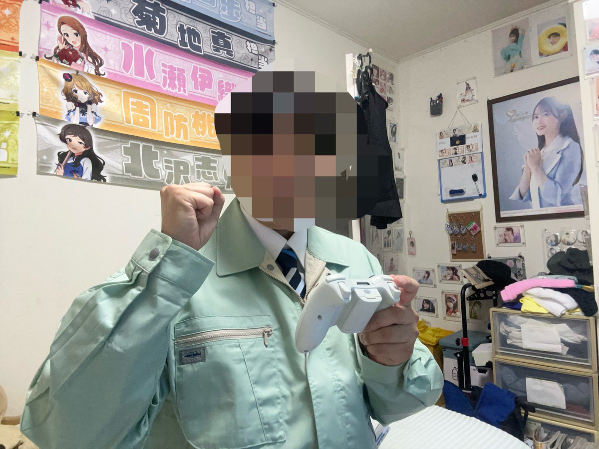 0ug38d0w15t379a's tweet photo. 20日に着ていく衣装が決定しました。新人らしく研修中のバッジを付けます。改めて当日よろしくお願いします！ https://t.co/JDp1HIsudi