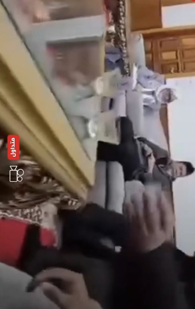 Hamedalalinew's tweet photo. المؤمّل من الشيخ أسامة الرفاعي نفي ما جاء ب(المسرّب)-والله أعلم بنيّة من صوّره خفية وسرّبه فالمتربصون بسوريا لإثارة الفتن فيها كثر-المؤمّل أن ينفي ماجاء فيه من ا��هامات للحكومة بـ(الوهابية والتكفيرية)!مما لايليق بمنصبه الذي يستدعي أن يكون أباً للجميع يؤلف القلوب يجمع ولا يفرّق https://t.co/iMUVTBZnAX
