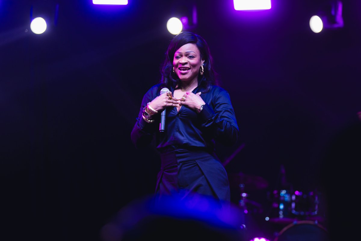 festivalhalou's tweet photo. ZEYNAB a allumé la flamme dans un monde qui a oublié ce que c’est d’avoir chaud 🔥
Merci ZEYNAB pour l’énergie, la générosité et ce show magnifique qui a à jamais marqué l'histoire de Halou - LEfestivals des musiques de femmes du Togo. 🤩
#Halou #Halou2026 #Zeynab #Ralycia https://t.co/sr0EfqmZEQ