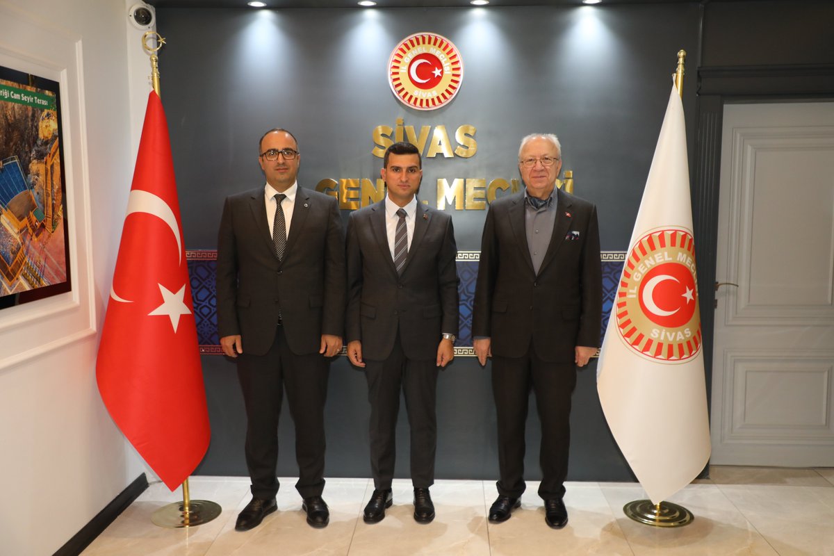 sivasigm's tweet photo. Başkanımız Mehmet Şarkışla ve Vali Yardımcımız/Genel Sekreterimiz Sn. Halil İbrahim Yeşilyurt; Divriği Kaymakamı İlyas Kılıç, siyasi parti ilçe temsilcileri, İGM üyelerimiz, İlçe Özel İdare Müdürü ve KHGB üyeleriyle bir araya geldi. https://t.co/SvJf0e5WXG
