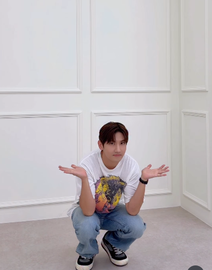 Kkorepo's tweet photo. 「#東方神起」#チャンミン、ソウル公演PR…「イケメンがかわいいから、もう無敵」（動画あり） 
🔗https://t.co/kaNiRImxJ8 https://t.co/ytVUJBVDIc