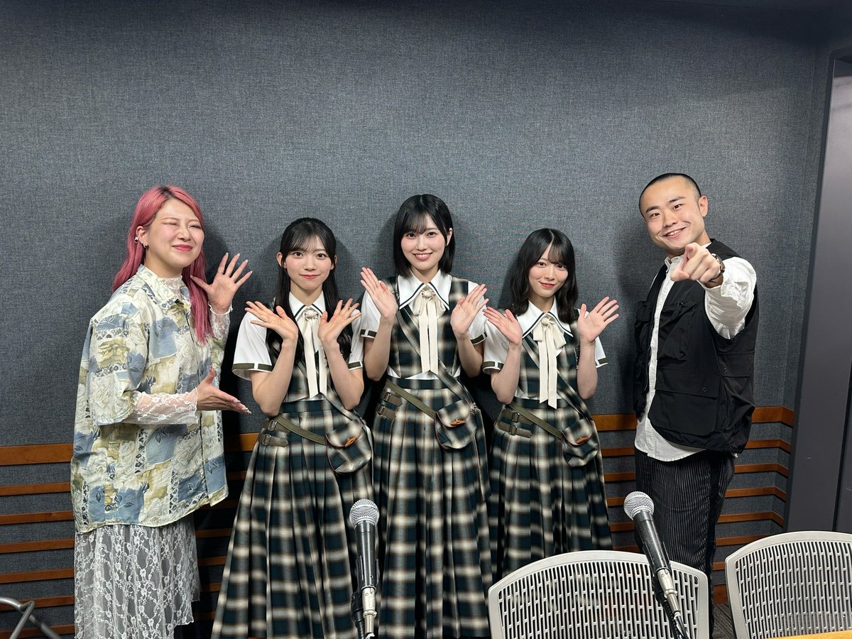 hapieku's tweet photo. FM福岡📻#ハピエク
#17👤＼Friday Guest Express／

【櫻坂46】
🎤【森田ひかる】さん
【的野美青】さん【佐藤愛桜】さん

💿➖ 愛MUST BE ➖🆕

🚨LIVE❤️
BACKS LIVE🗓️9/29.30
6th Anniv. LIVE🗓️11/14.15
🔎@sakurazaka46

#青葉坂46オーディション🔦
🔎@aobazaka46

😍👂📻▶️https://t.co/tBrHtcG590 https://t.co/WShOFoGvQJ