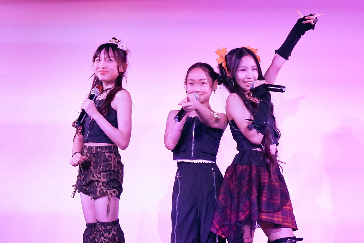 mats_mats_mats's tweet photo. 2016.9.13
Bar Theatre LUDO
photowa MUSIC FES
LIVE × PHOTO EXHIBITION

Poppin☆Dolly
#ポピドリ
(1枚目左から)
Meina
RiN
Miyu

この日をもって活動終了、解散となるポピドリ。
観れたのはほんの数回でしたが、ラストステージを見届けることが出来て良かったです。 https://t.co/SuzHzoO4s8