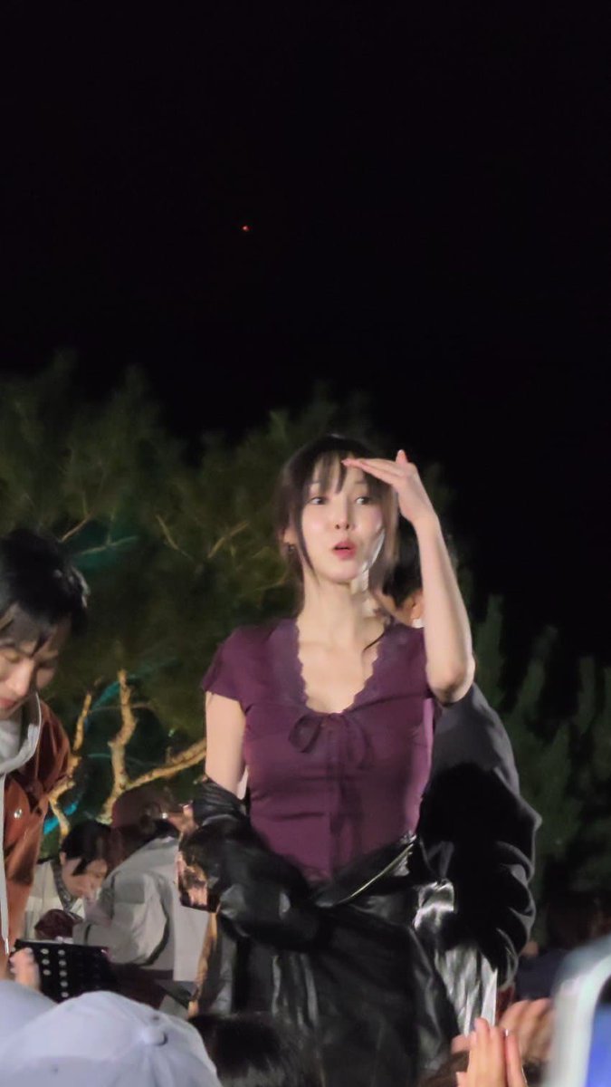 Ste_gOsH930's tweet photo. 260918 Yuju after filming The Listen today💜

cr: gfdcgallery https://t.co/KgdBF3PZDW