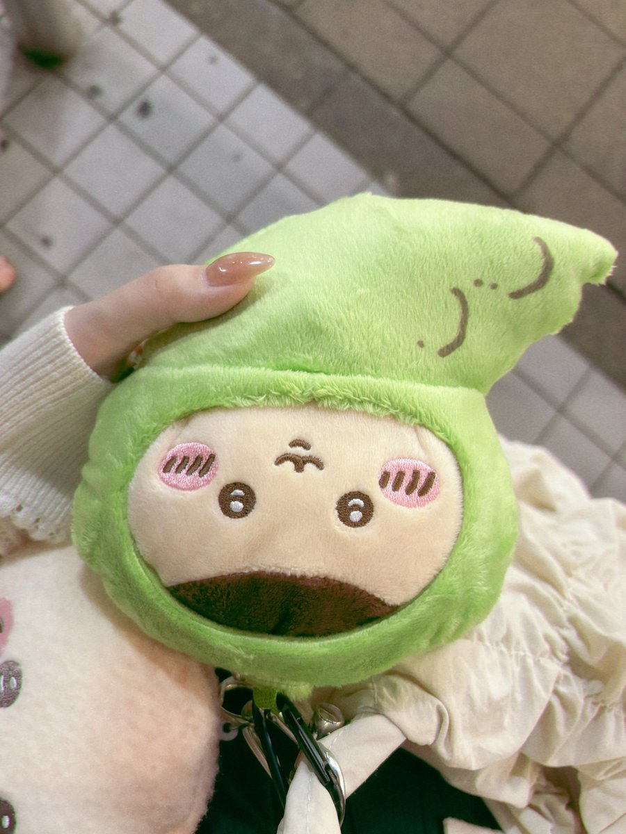 _sato00's tweet photo. このくりまんじゅう可愛すぎる︎🫛
5000円ちょいで取れたけど、えだまめコス可愛すぎて実質無料では！？ https://t.co/56q7DV2Zqb