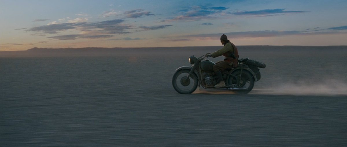 cinembience's tweet photo. The Good, the Bad, the Weird (2008) by Kim Jew-woon https://t.co/NGVS2Z04Hi