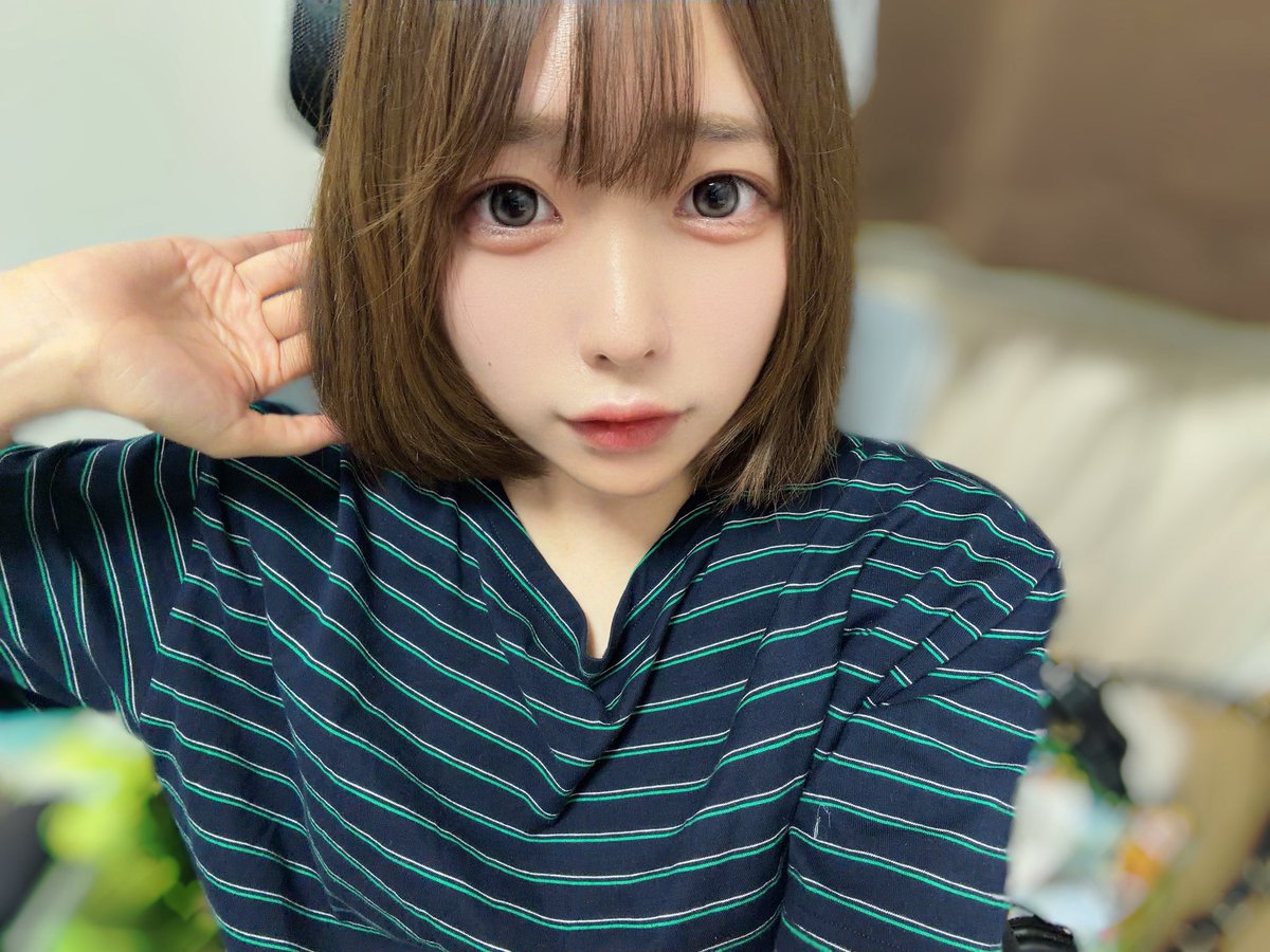 ui_hinagata's tweet photo. 髪、切りたすぎて切った✂️

千円カット🦍 https://t.co/wYVqoM1yKm