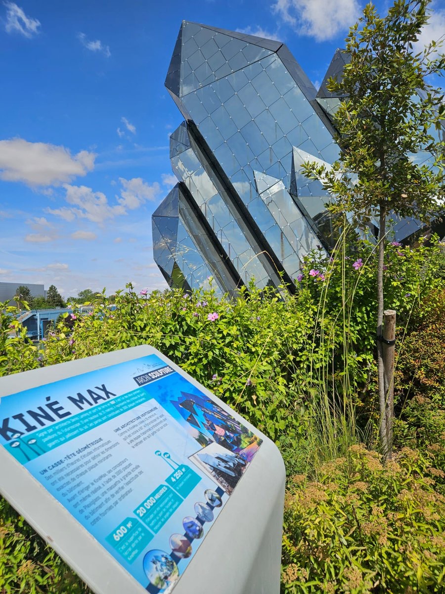 MiradasViajeras's tweet photo. Viajamos hasta Francia para descubrir Futuroscope Xperiences, un lugar donde el futuro se convierte en una aventura para toda la familia.

Casi 40 atracciones y espectáculos, experiencias inmersivas y mucha adrenalina a solo 20 minutos de Poitiers🎢

#MiradasViajeras #futuroscope https://t.co/OSXMpssUTV