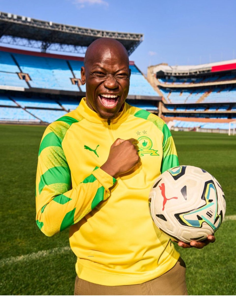 PUMASouthAfrica's tweet photo. This is our ground. Our era and our colour, @Masandawana let's paint the town yellow👆

#PUMAxSundowns https://t.co/jeB9DW361A