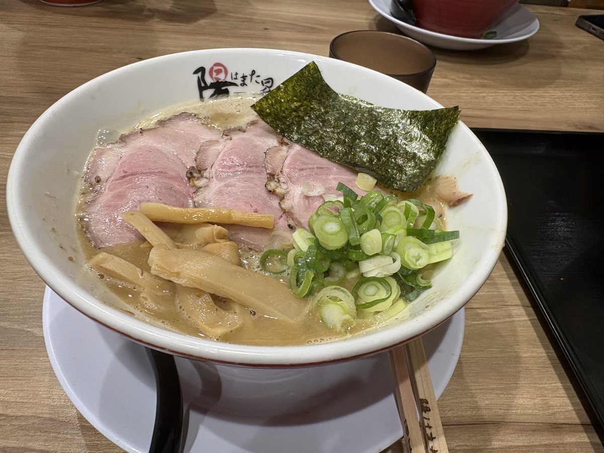 fellnote's tweet photo. 久しぶりにラーメン食べた✌️ https://t.co/iB0gZbE27A