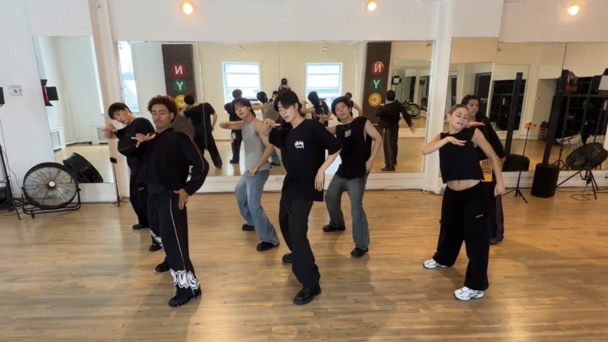 Big_O_cean's tweet photo. [VIDEO] Big Ocean(빅오션) 'Love Sign' Dance Practice with Dancers at Brickhouse

🔗 https://t.co/pMdr64M0Tw

#BigOcean #LoveSign 
#CHANYEON #PJ #JISEOK https://t.co/JvEVZHMlMo